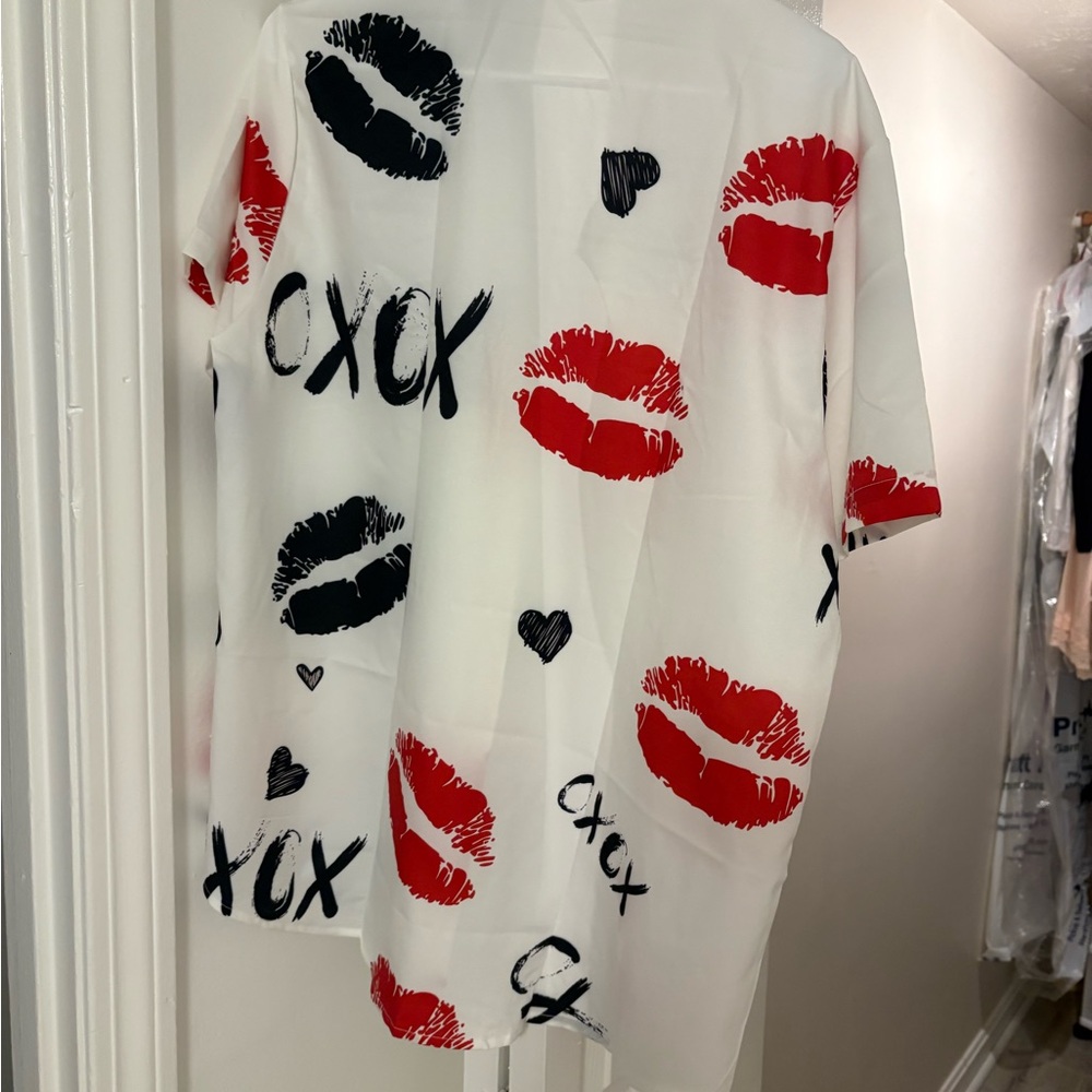 White Shirt with Red and Black Lip Print